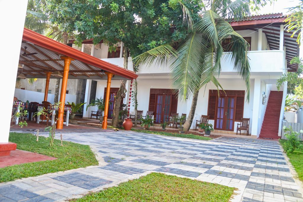 Tithira Guest House Mirissa Ngoại thất bức ảnh