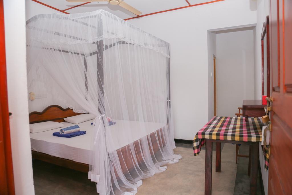 Tithira Guest House Mirissa Ngoại thất bức ảnh